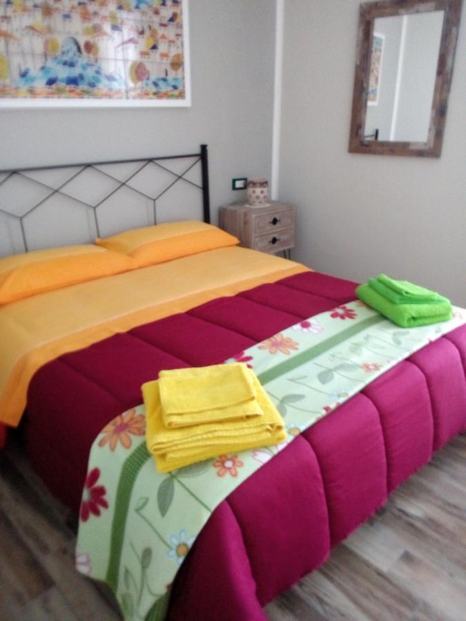 Case Vacanza Le Casette Santo Stefano di Camastra Exterior foto